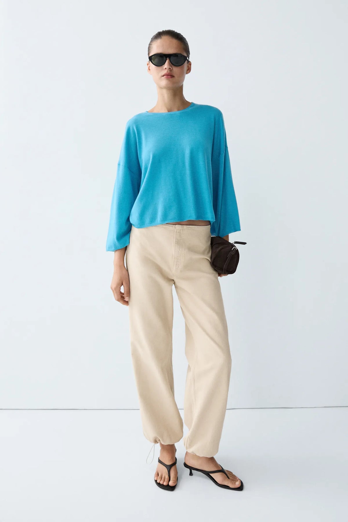 Round Neck knit Sweater